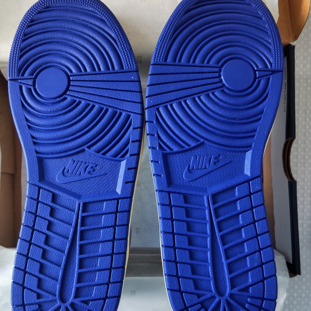 Air Jordon 1 Low Mens Size 10.5 - Picture 7 of 7